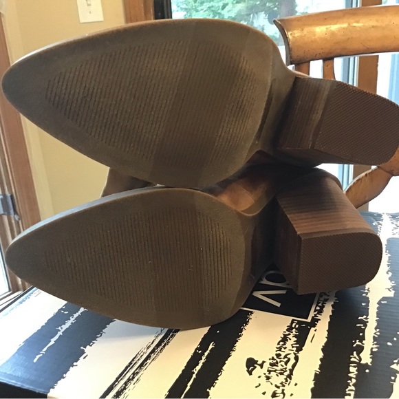 NEW! Dolce Vita Tan Suede Boots - Picture 3 of 4